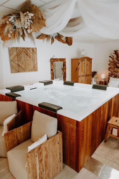 Suite De Charme Avec Jacuzzi Et Cabine Infrarouge Tubize Екстериор снимка